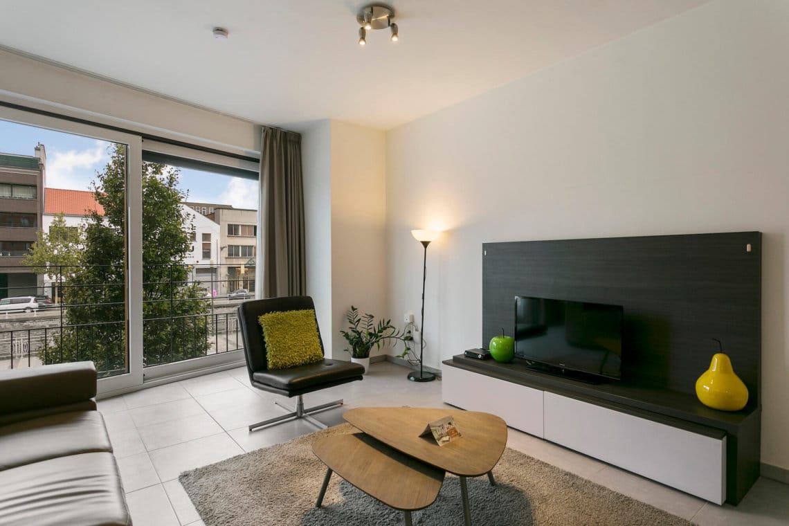 spacious serviced apartment on brussels canal with cable television