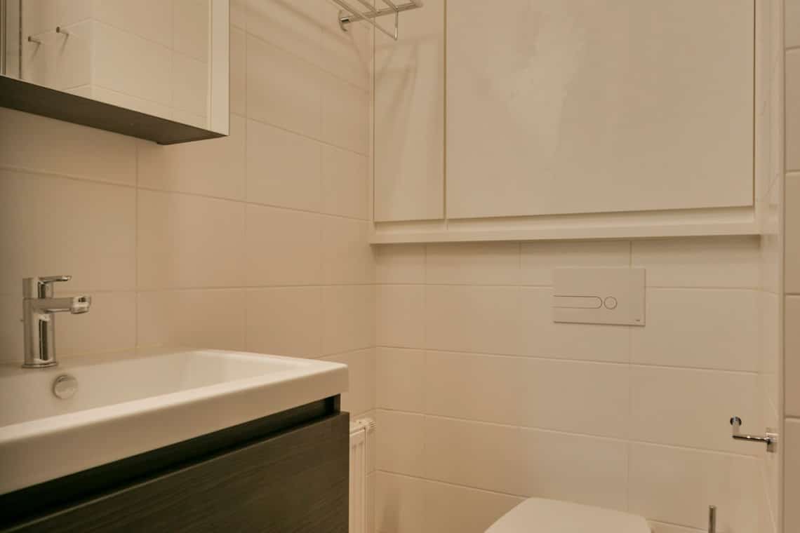 winxx studio apartment bathroom