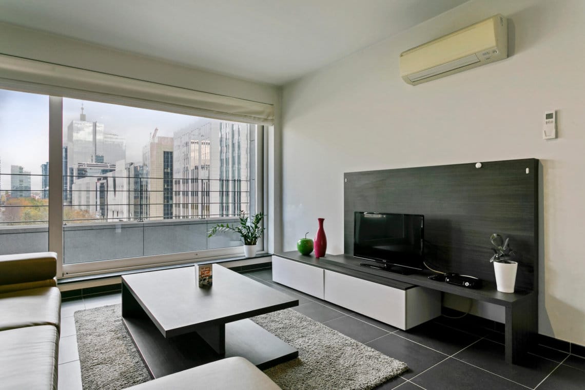 manhattan view two bedroom apartment with cable television