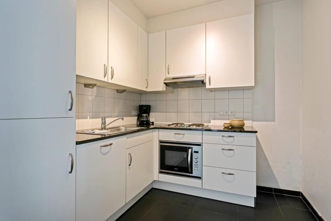 manhattan view two bedroom apartment fully equipped kitchen and dishwasher