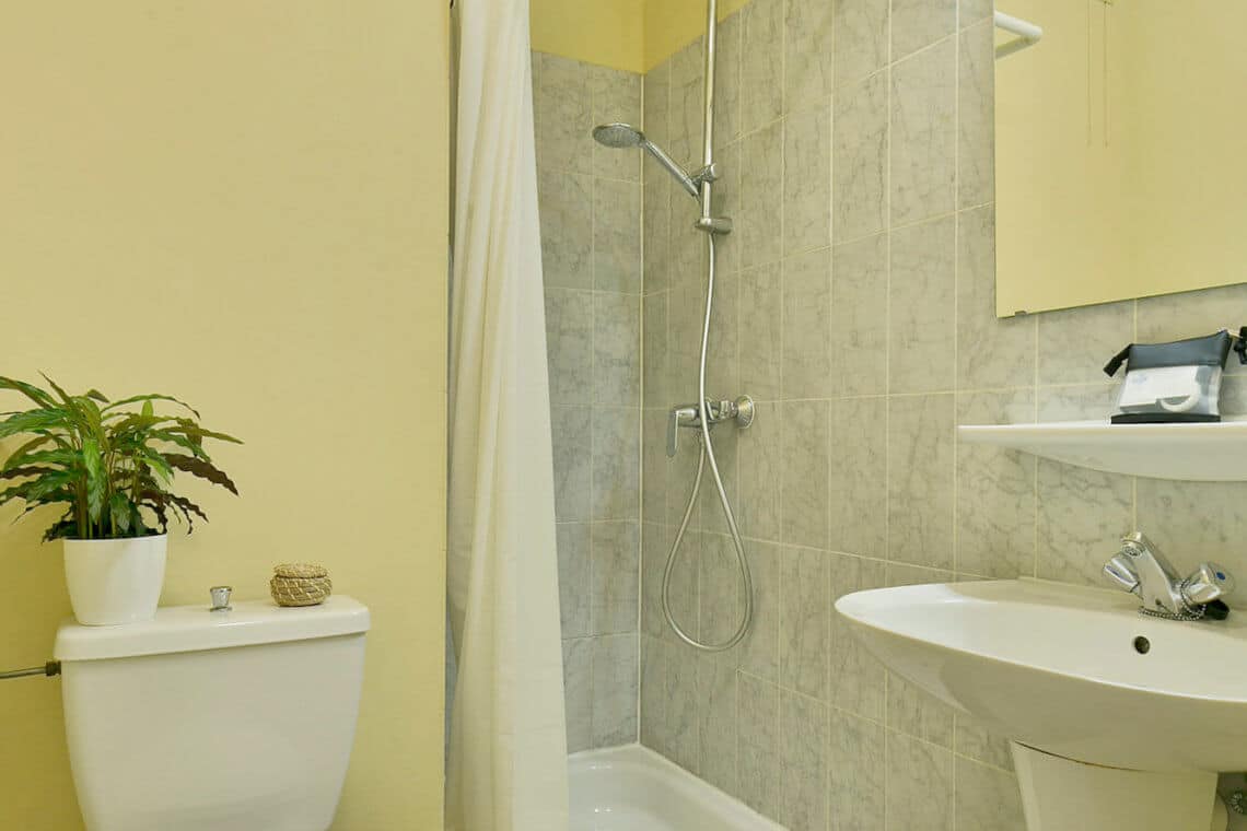 Bathroom Dunant Gardens Studio Apartment