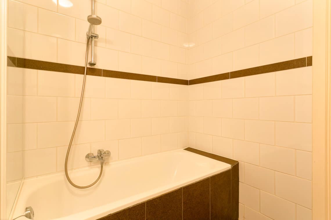 dunant gardens one bedroom apartment bathtub