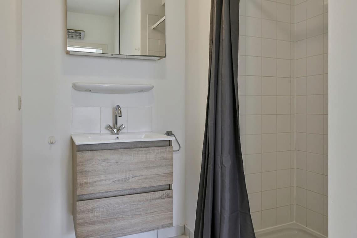 riverside two bedroom apartment bathroom with shower