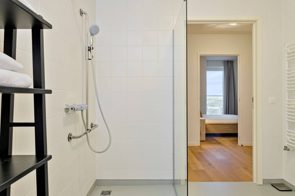 spacious bathroom in bbf serviced apartment in antwerp