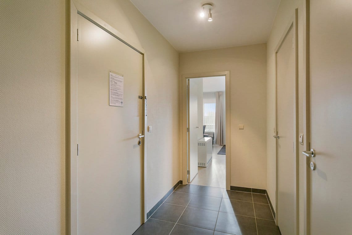 entrance to furnished bbf apartment in european quarter