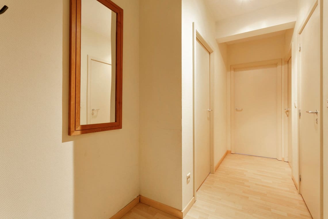 entrance hall to spacious two bedroom serviced apartment in etterbeek