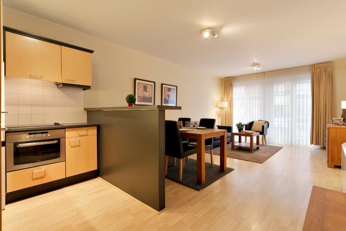 two bedroom apartmen with dining, living and fully equpped kitchen