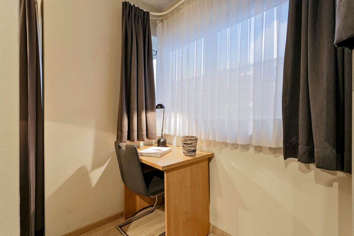 office work desk in woluwe one bedroom apartment