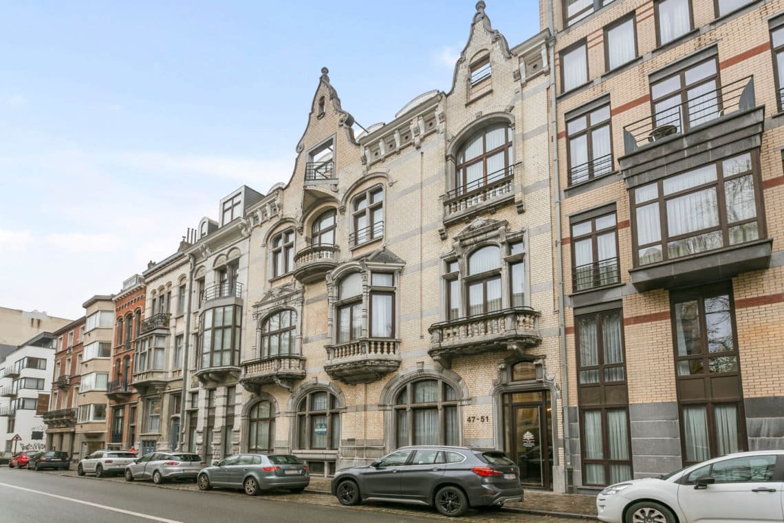 exterior facade of jubel park residence opposite park cinquantenaire