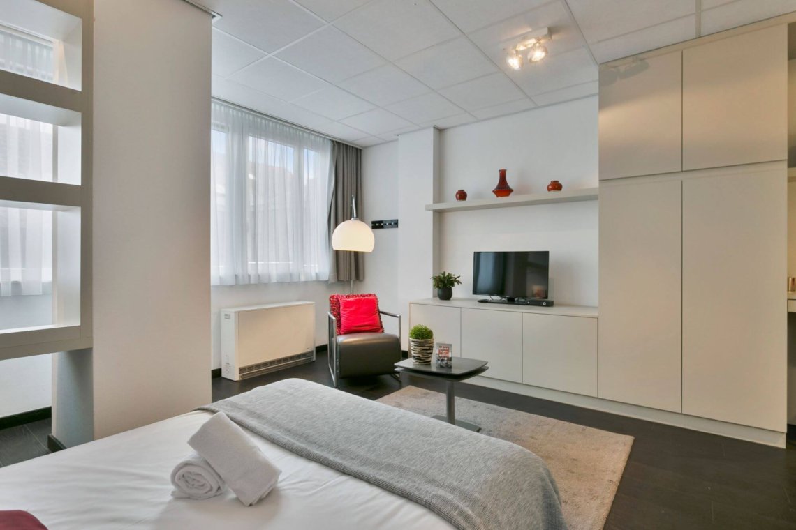 double bed and cable television in brussels city centre