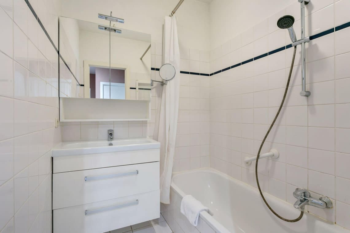 bbf serviced apartment bathroom with shower and bath