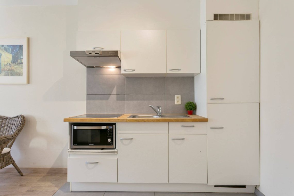 fully equipped kitchen in central brussels