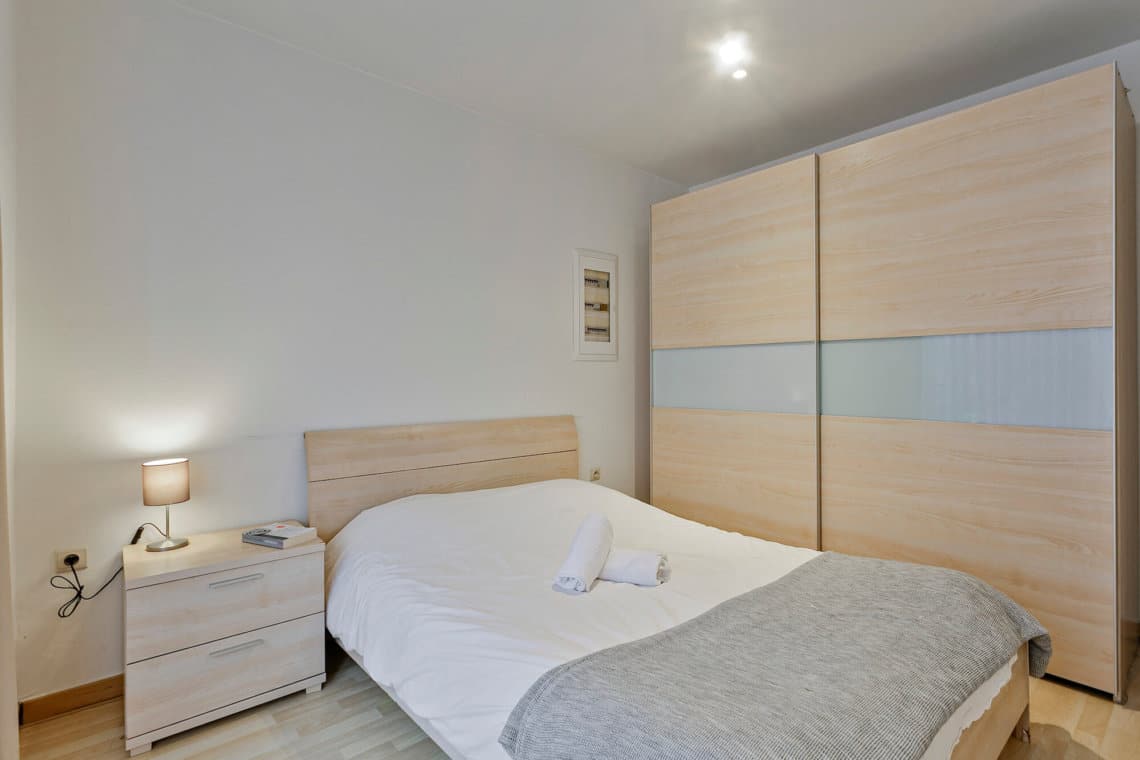 double bed with wardrobe and linens included bbf services